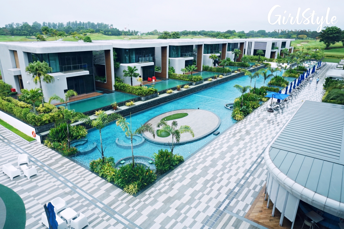 Dusit Thani Laguna Singapore Swimming Pool