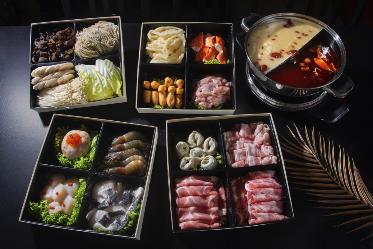 Chinese New Year takeaway set from Beauty In the Pot, for 6 pax.