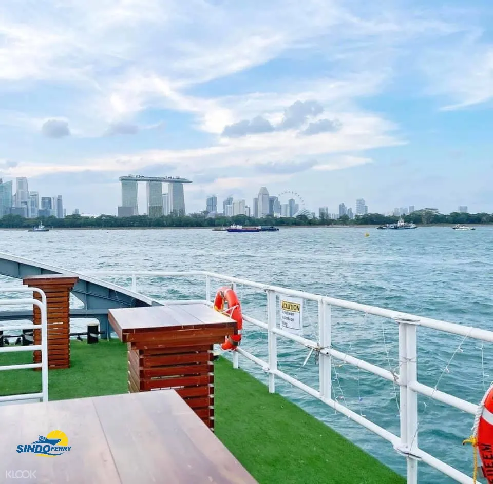 Breakfast at Sea by Sindo Ferry