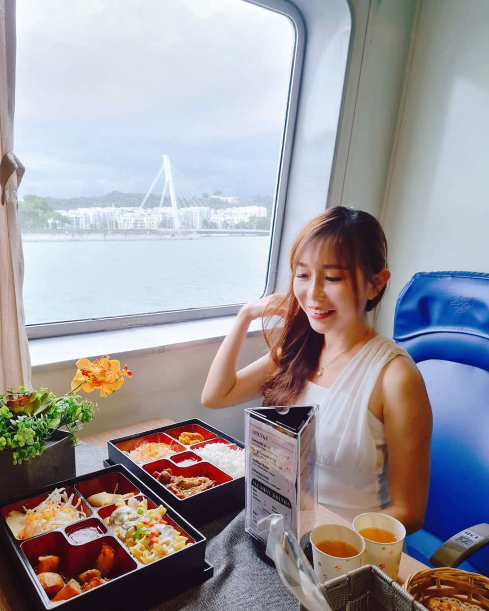 Breakfast at Sea by Sindo Ferry