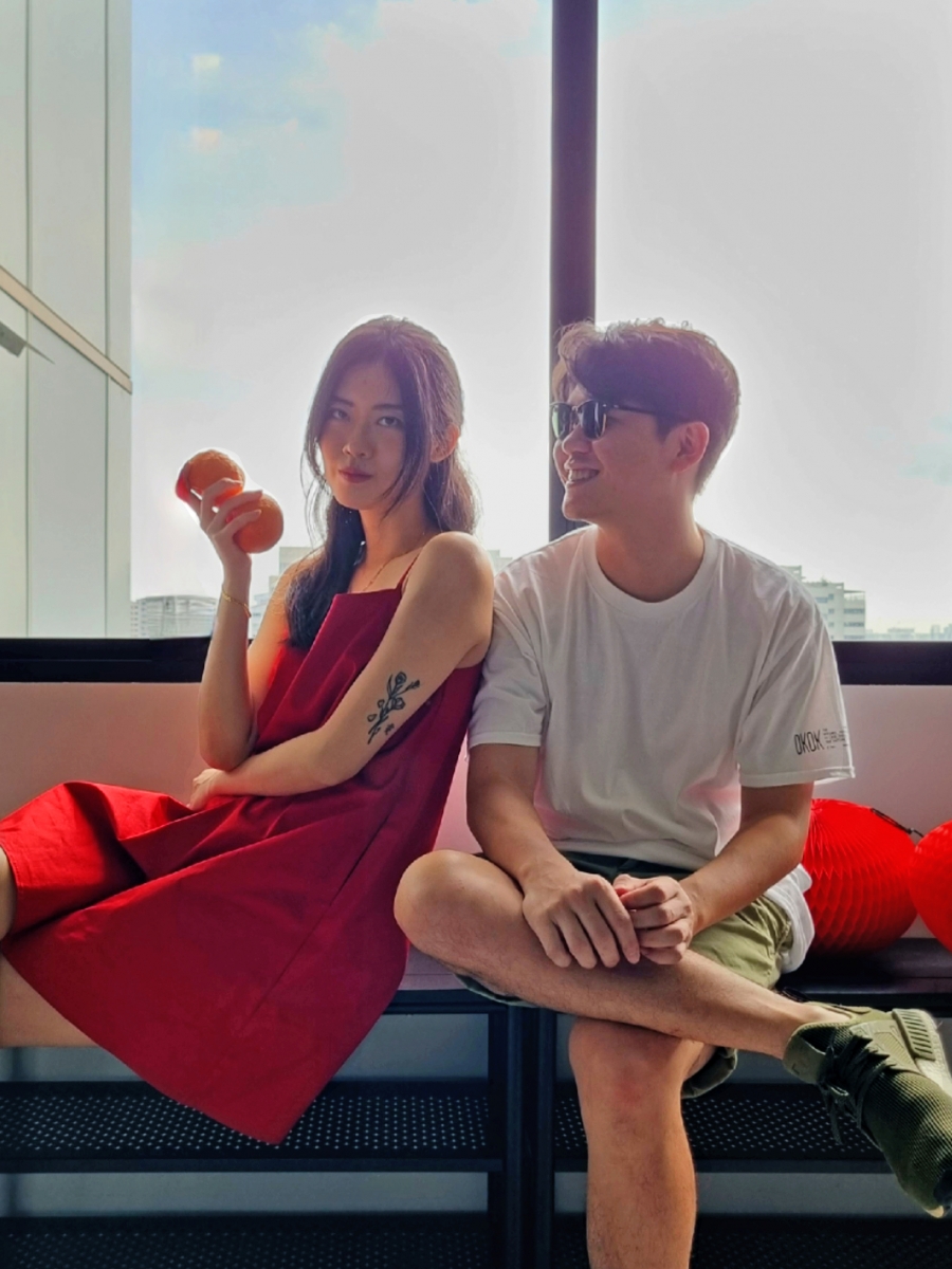 Don’t be fooled by the pocket-friendly size of Samsung Galaxy S21 FE 5G - it actually packs the punch of a pro-grade camera setup, giving you crisp photos of the highest quality. Yes, even when the image is backlit!