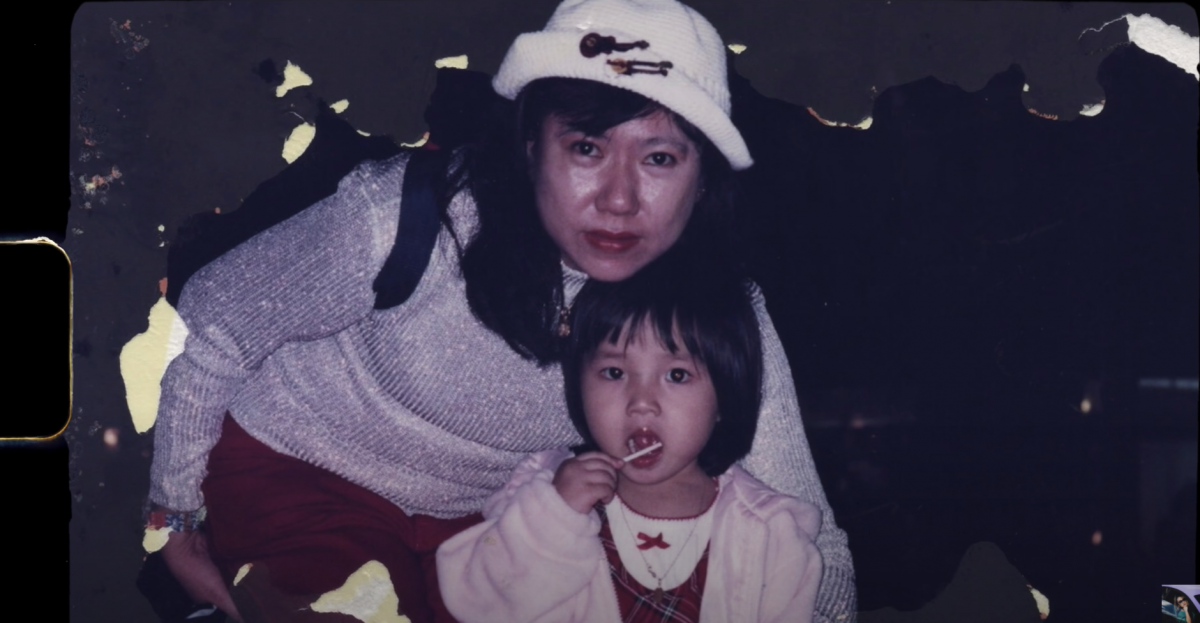 Naomi Neo and her mother