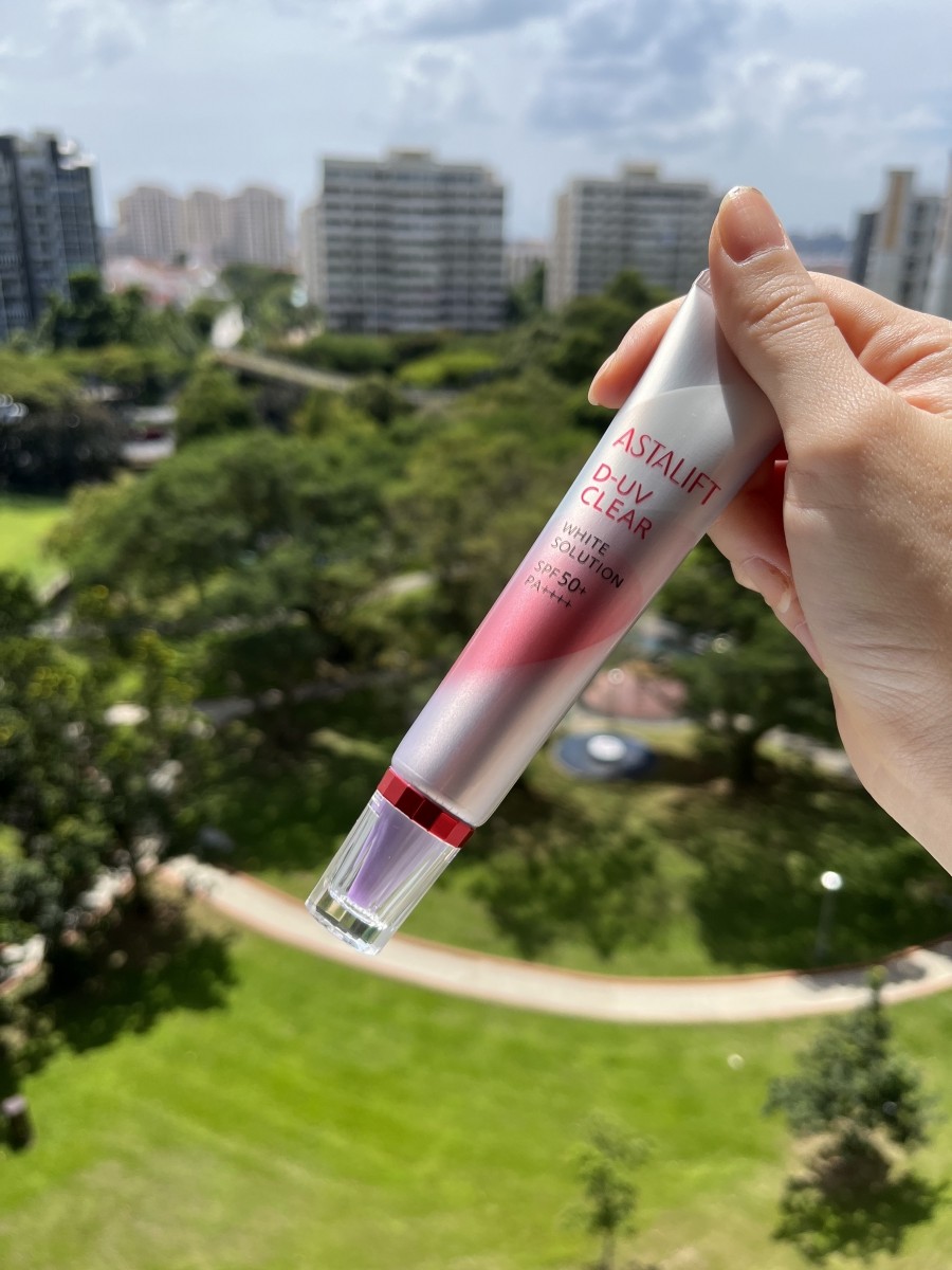 The UV sensory cap turns purple when exposed to UV light.