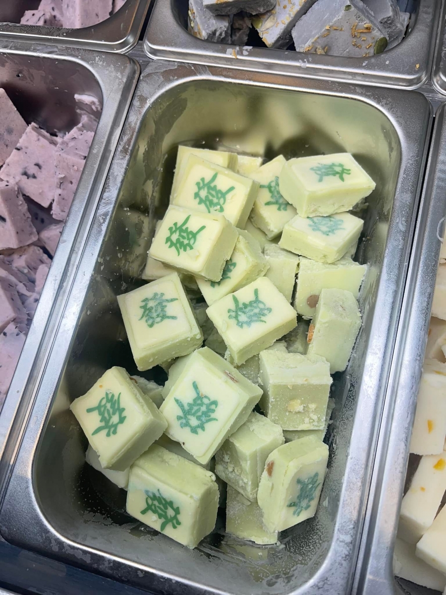 Yoghurt Lady_mahjong tile frozen yoghurt