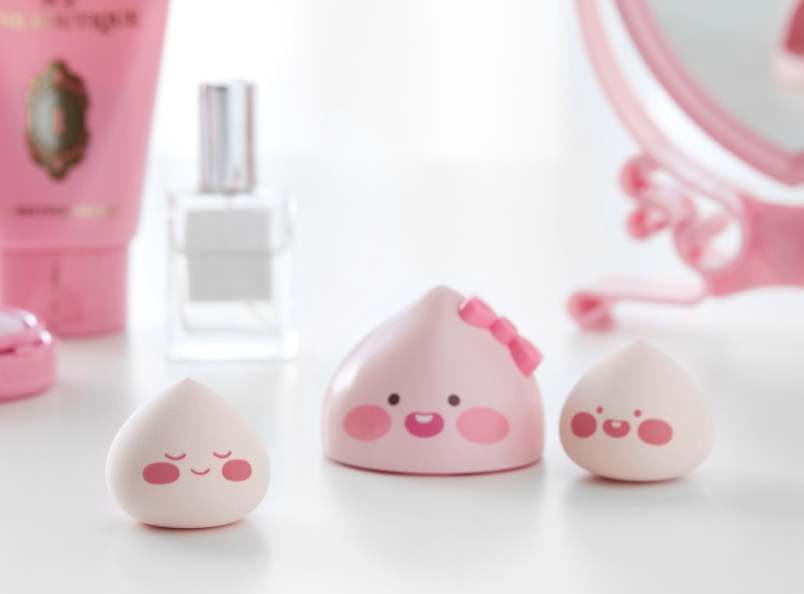 New Apeach beauty blenders and case