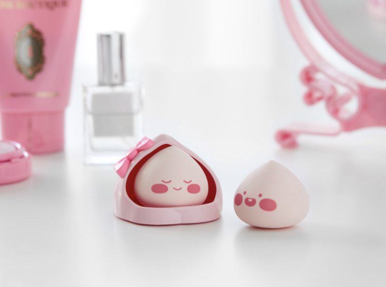 New Apeach beauty blenders and case