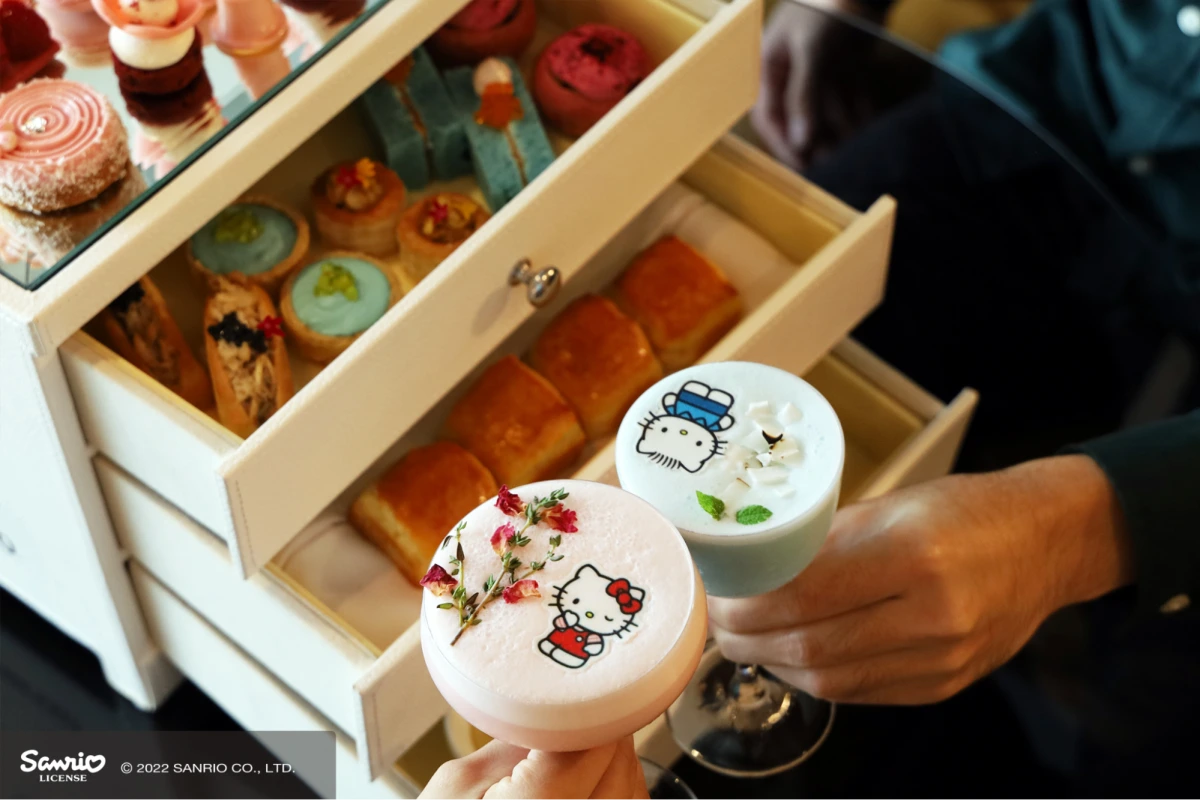 Hello Kitty afternoon tea Fairmont Singapore