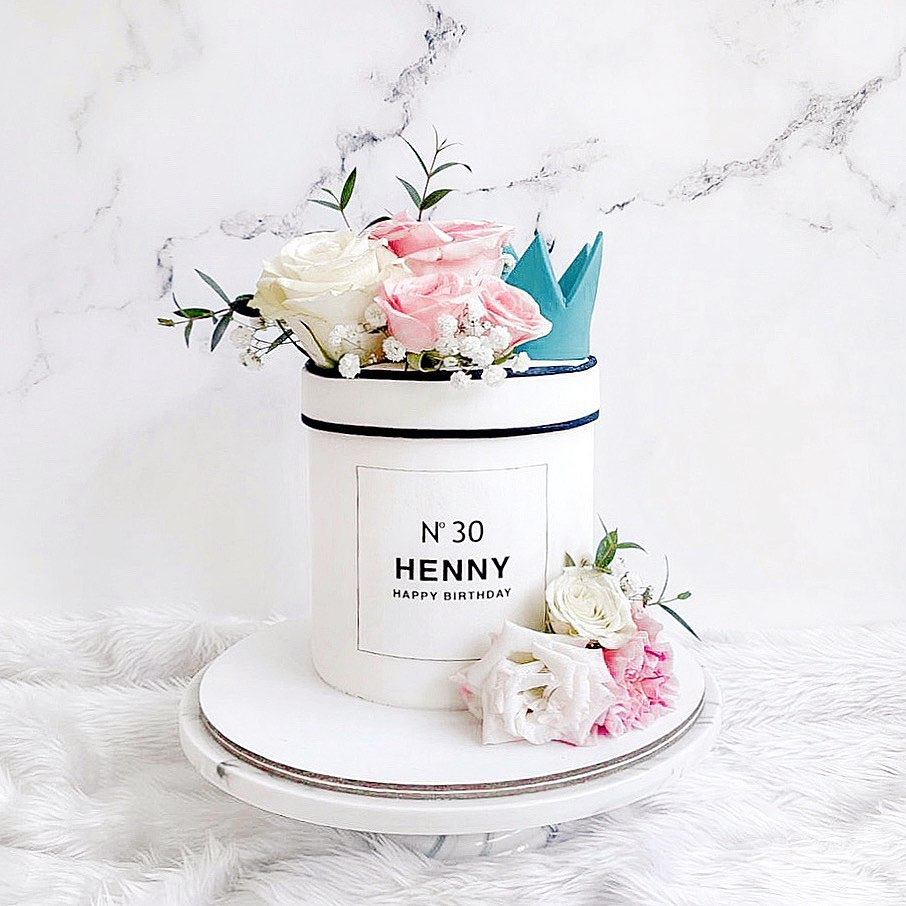 Luxury bag cakes in Singapore by Lisse Cakes