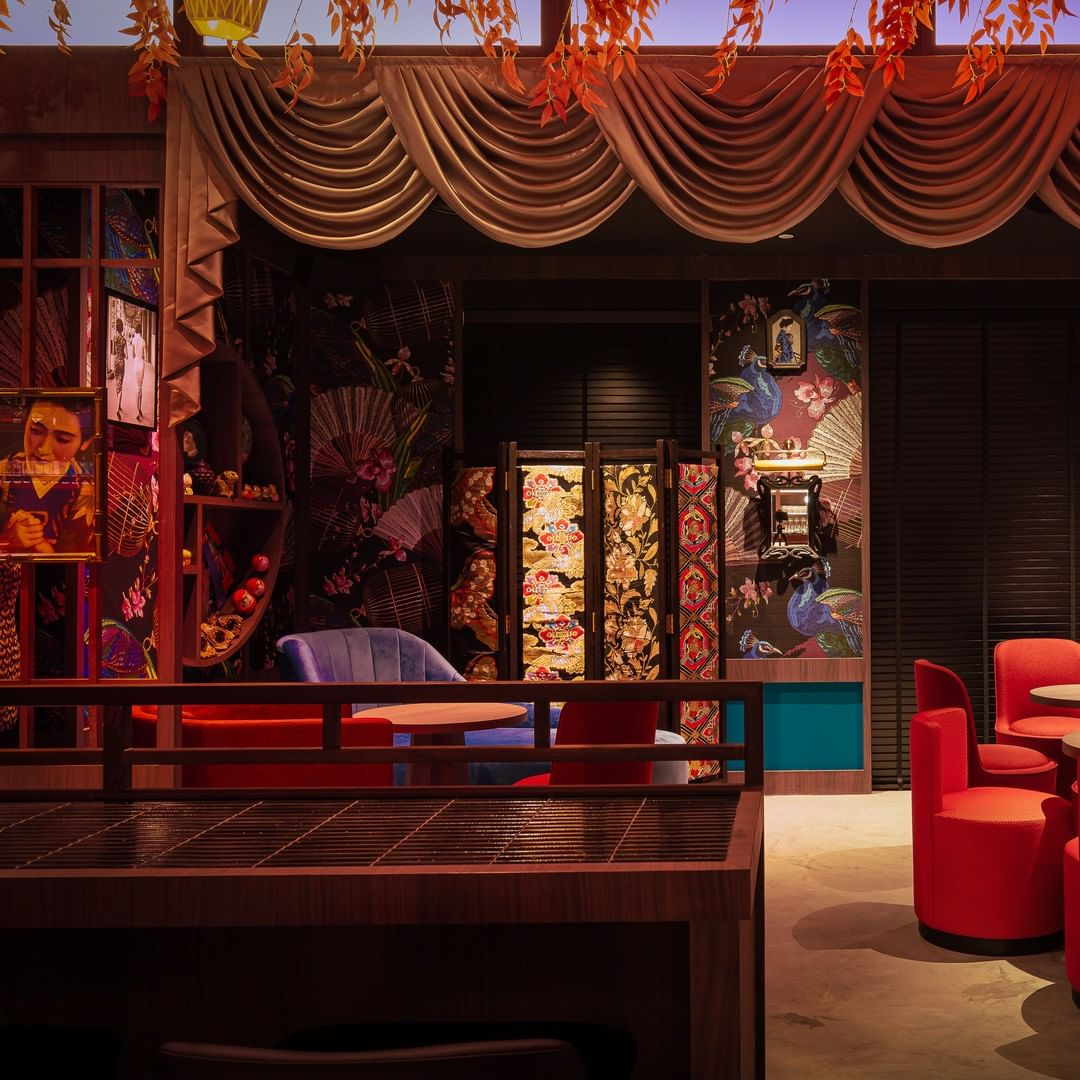 Here Kitty Kitty - romantic bar in Singapore