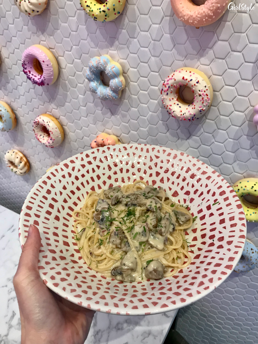 Kreamy Mushroom Spaghetti at Knock Knock Cafe