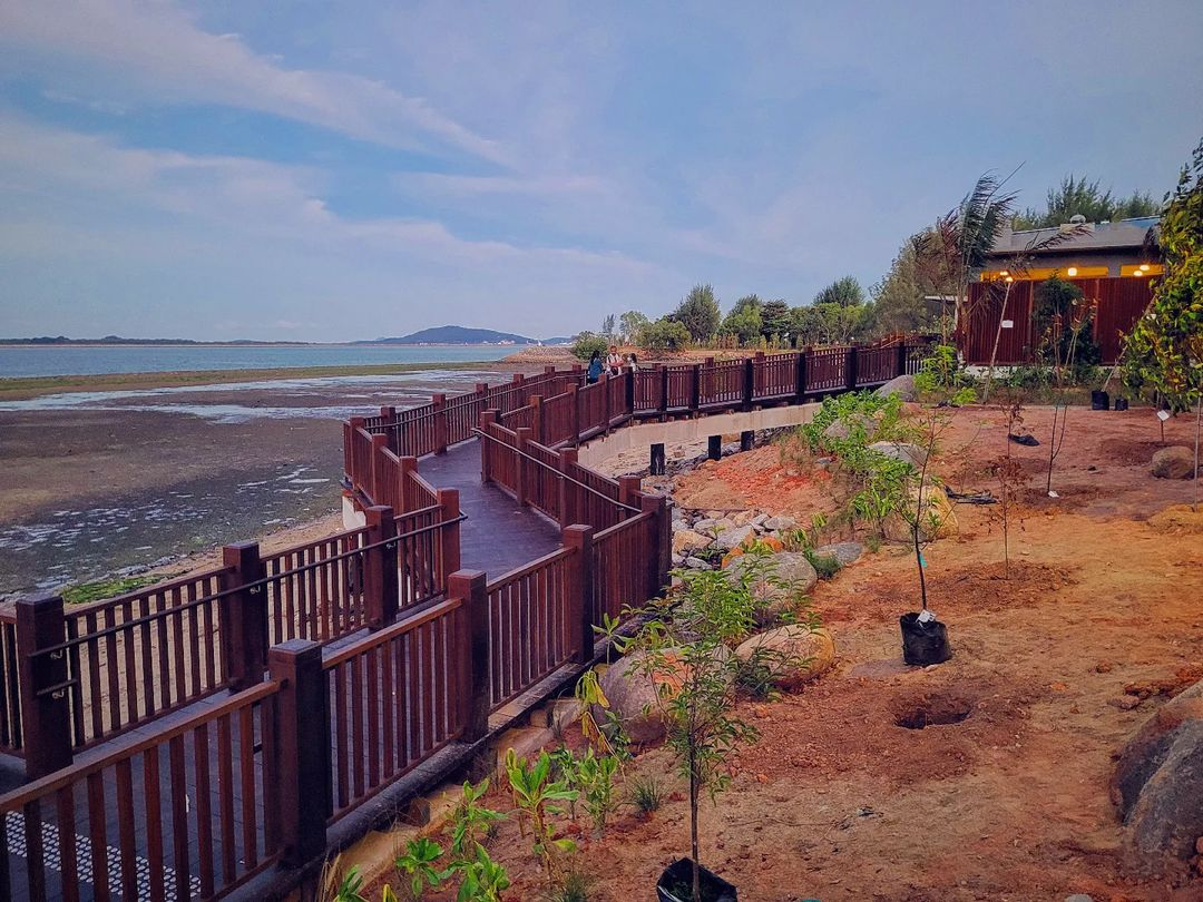 Changi Bay Point boardwalk
