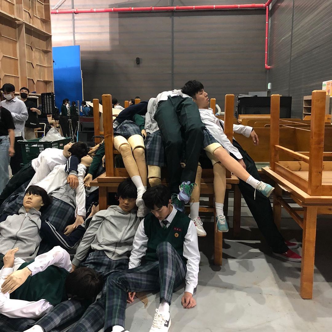 Dummy bodies behind the scenes of All of Us Are Dead zombie netflix series