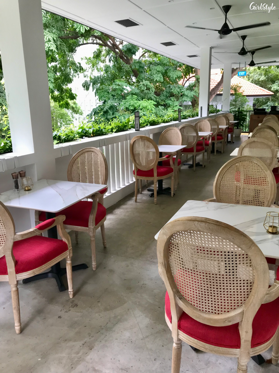 Al fresco dining area at second floor - Les Bouchons at Rochester Commons