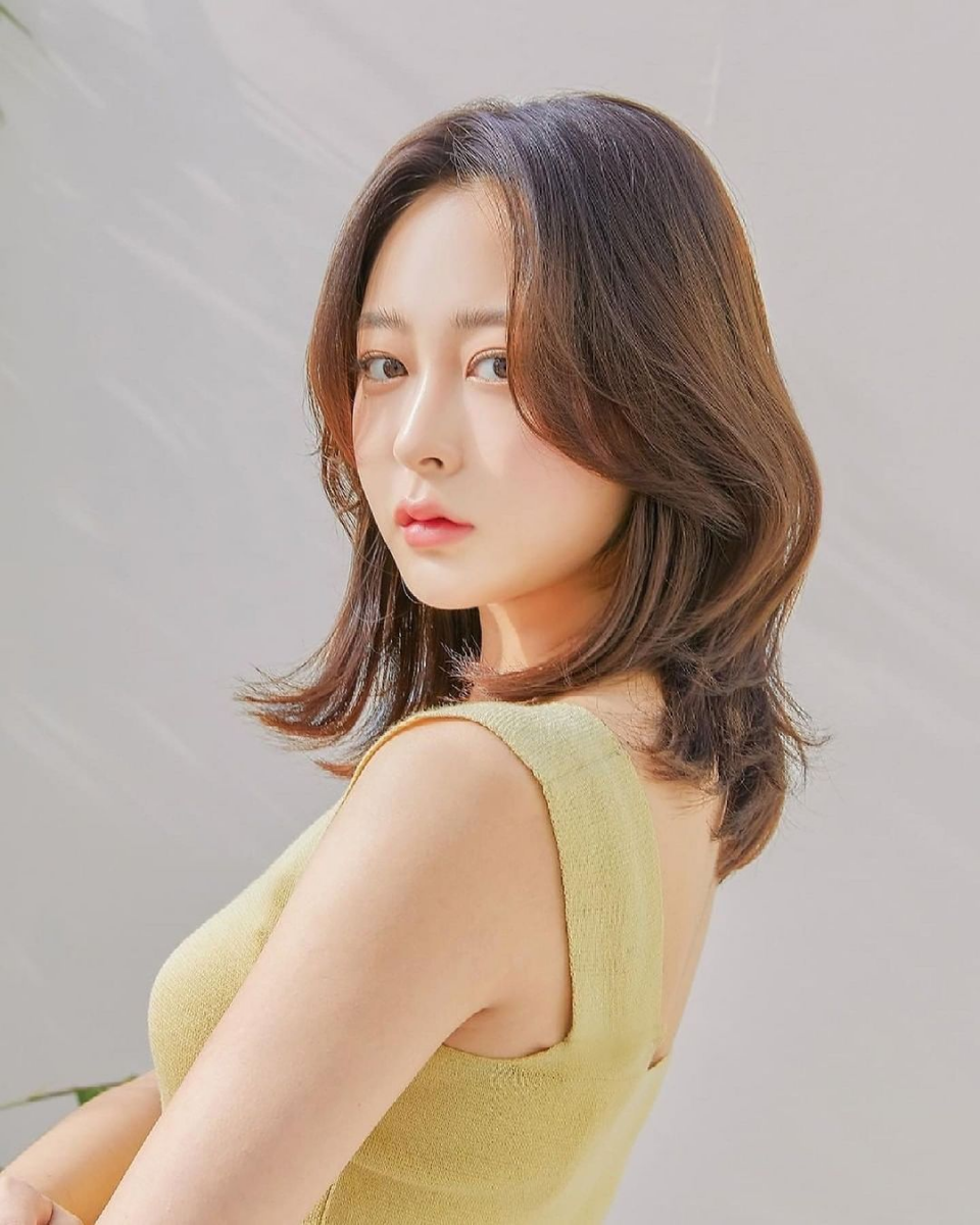 No-bleach brown hair - 2022 hair dye trend