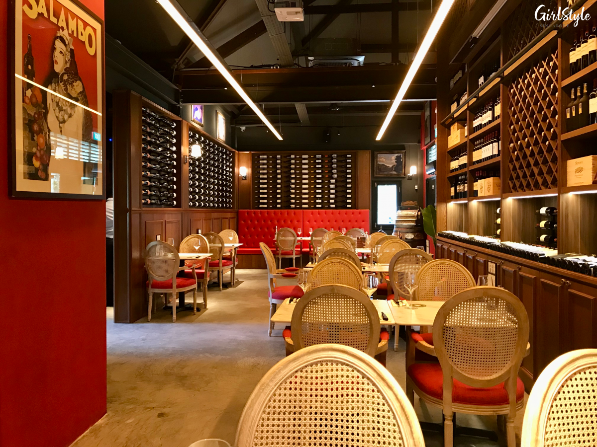 Second floor - Les Bouchons at Rochester Commons