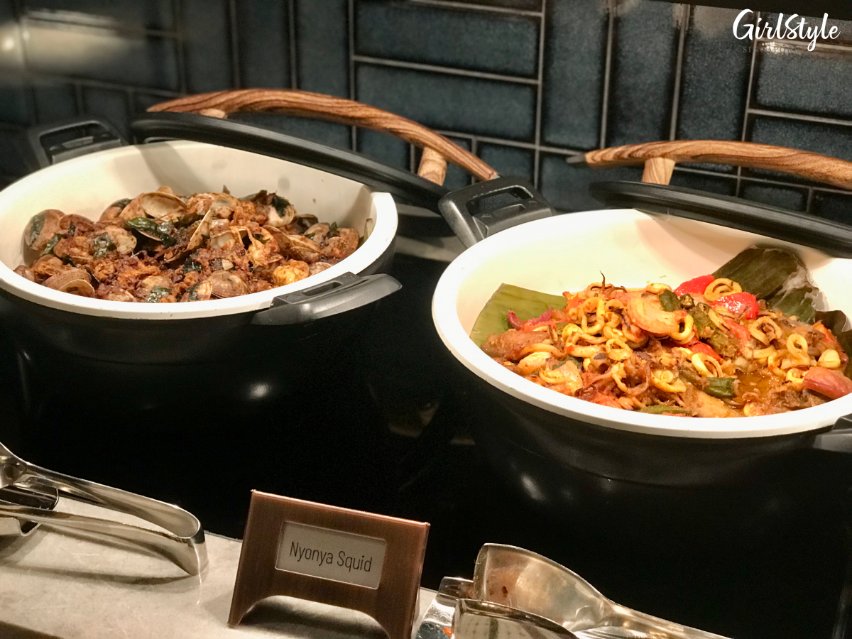 Squid and clams at Estate buffet - Hilton Singapore Orchard