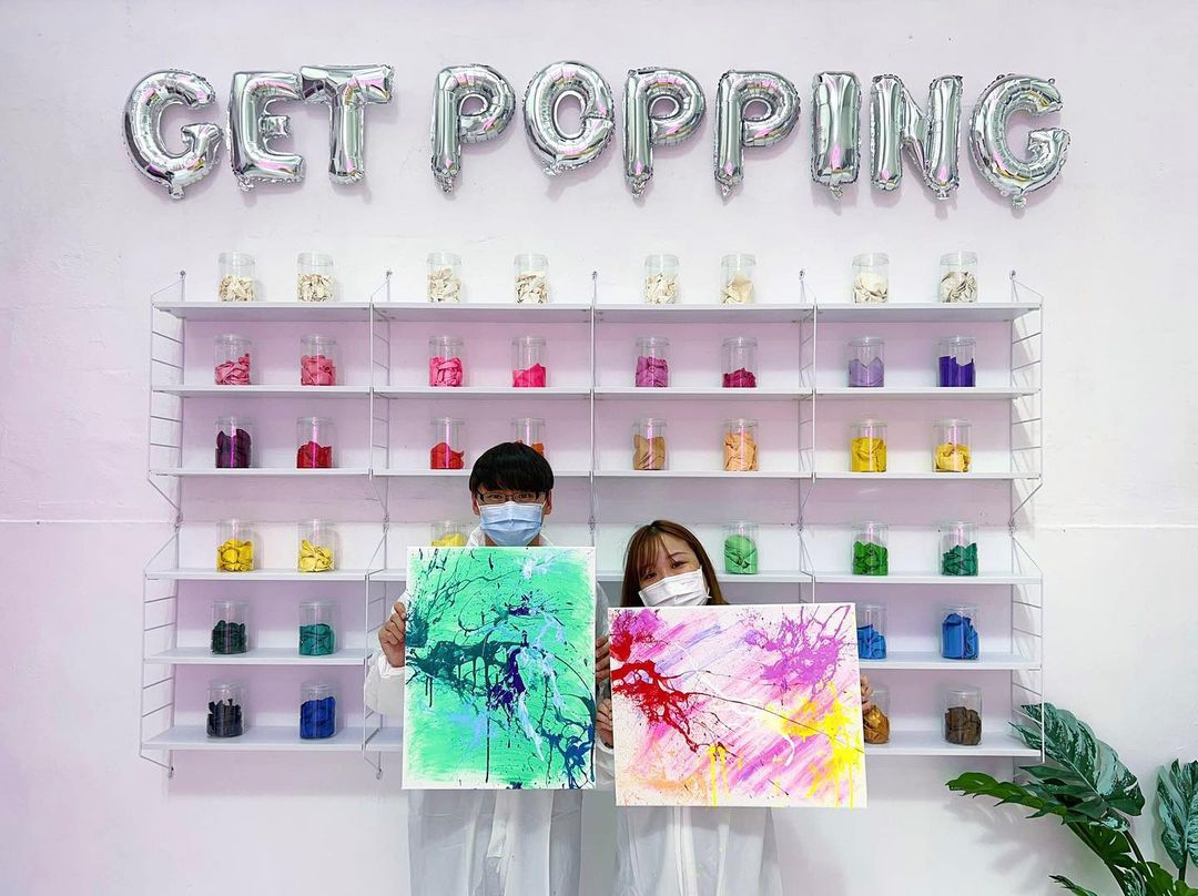 Balloon pop art jamming at Art Pop Studio Singapore