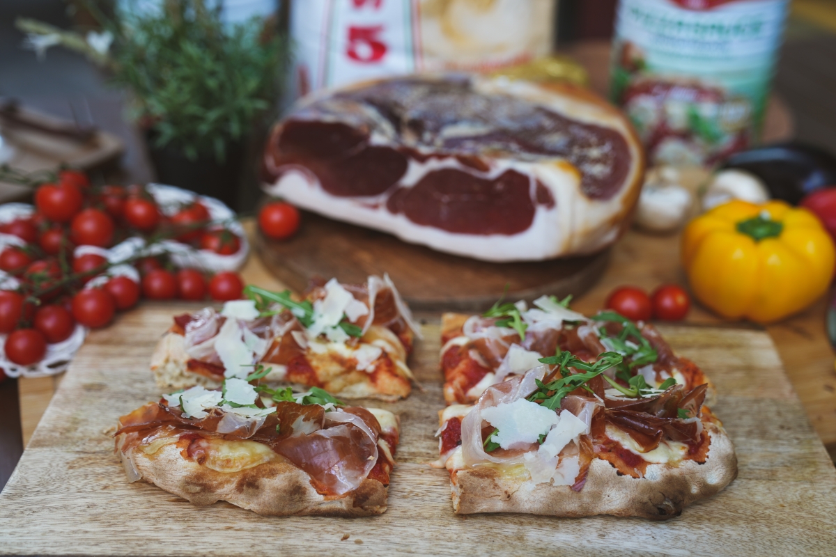 Romana pizza with Parma ham - L’Arte Pizza & Focaccia