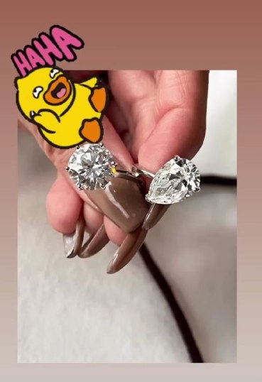 Kim Lim's wedding ring has broken