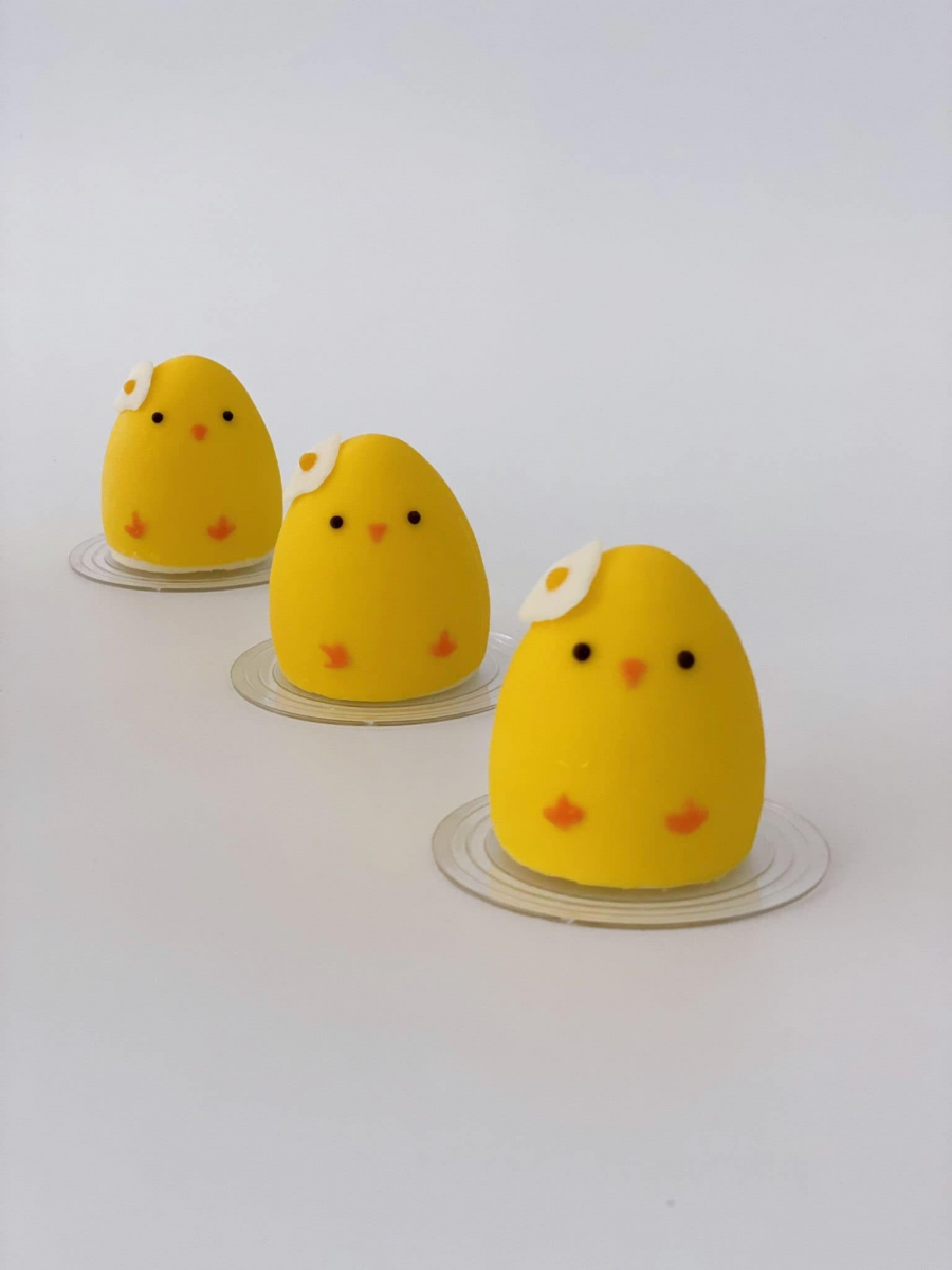 LA VIE Egg Sheeran cake