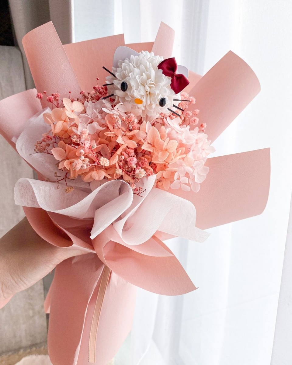 J.yfleur Character Bouquet - Hello Kitty