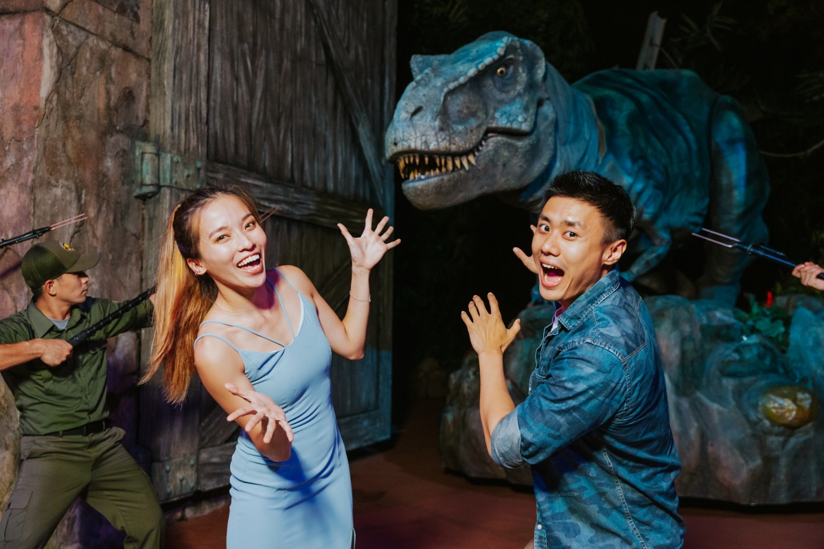Jurassic World Dominion Dining Adventure - Prehistoric Meet-and-Greet with T Rex