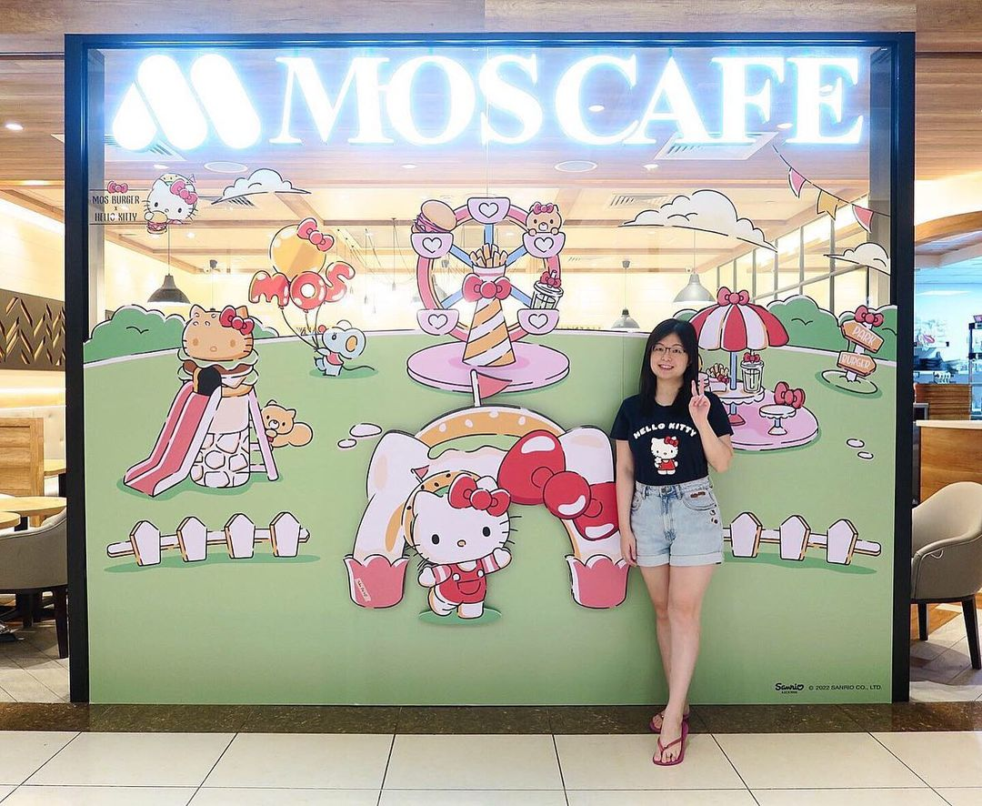Mos Burger Singapore Hello Kitty decor