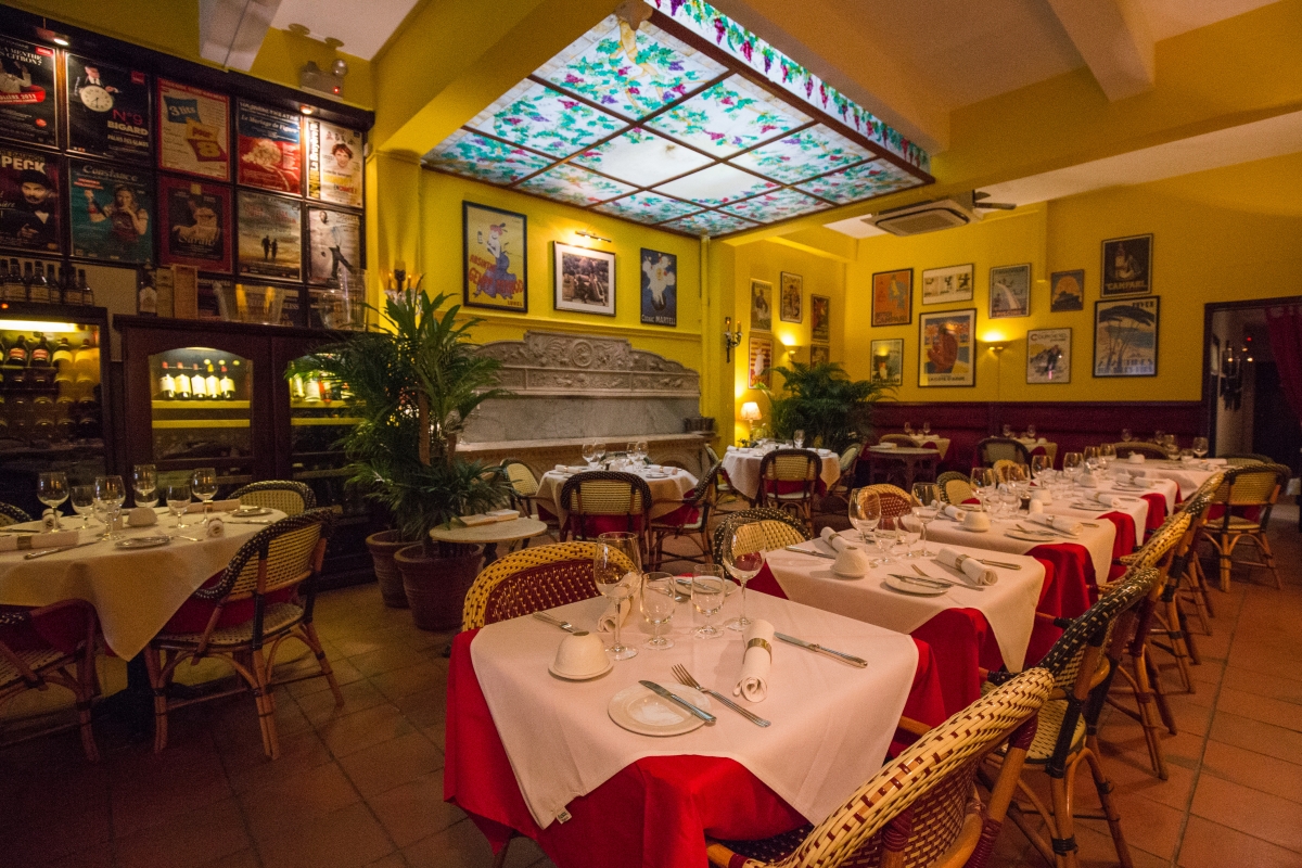 L'Angélus Restaurant Interior