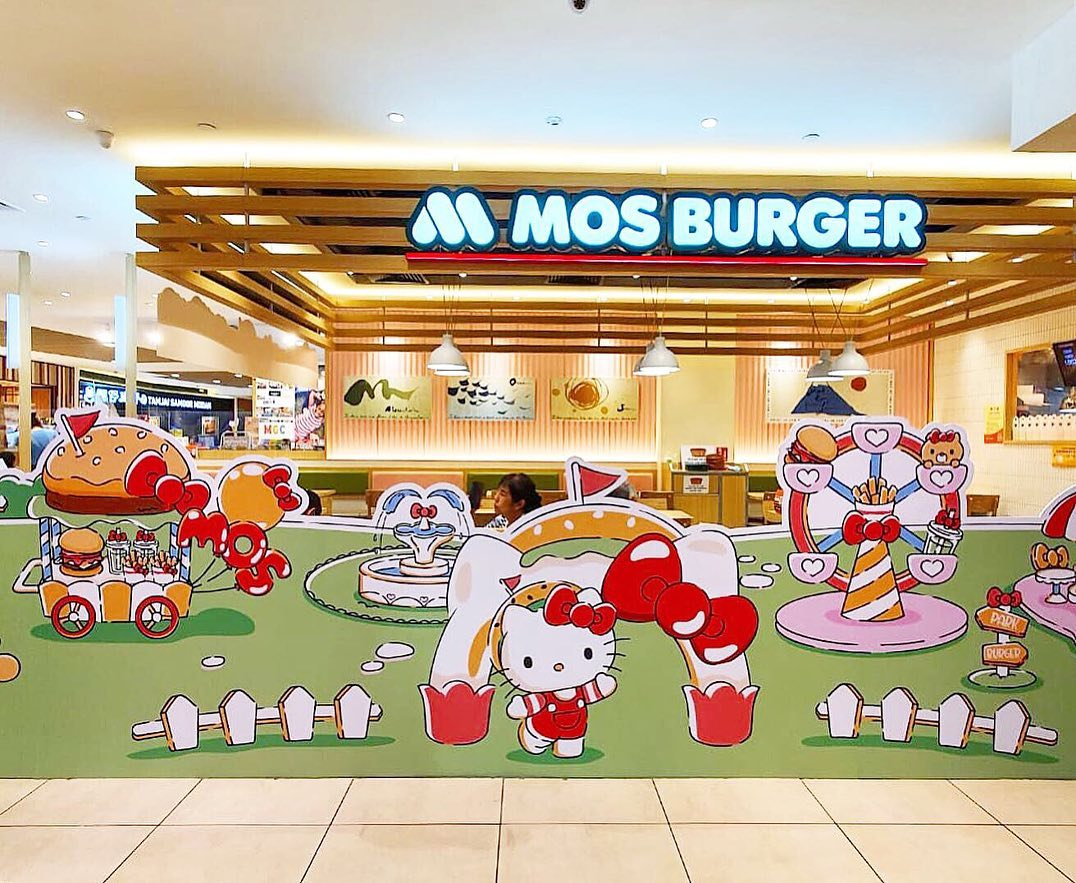 Mos Burger Singapore Hello Kitty decor