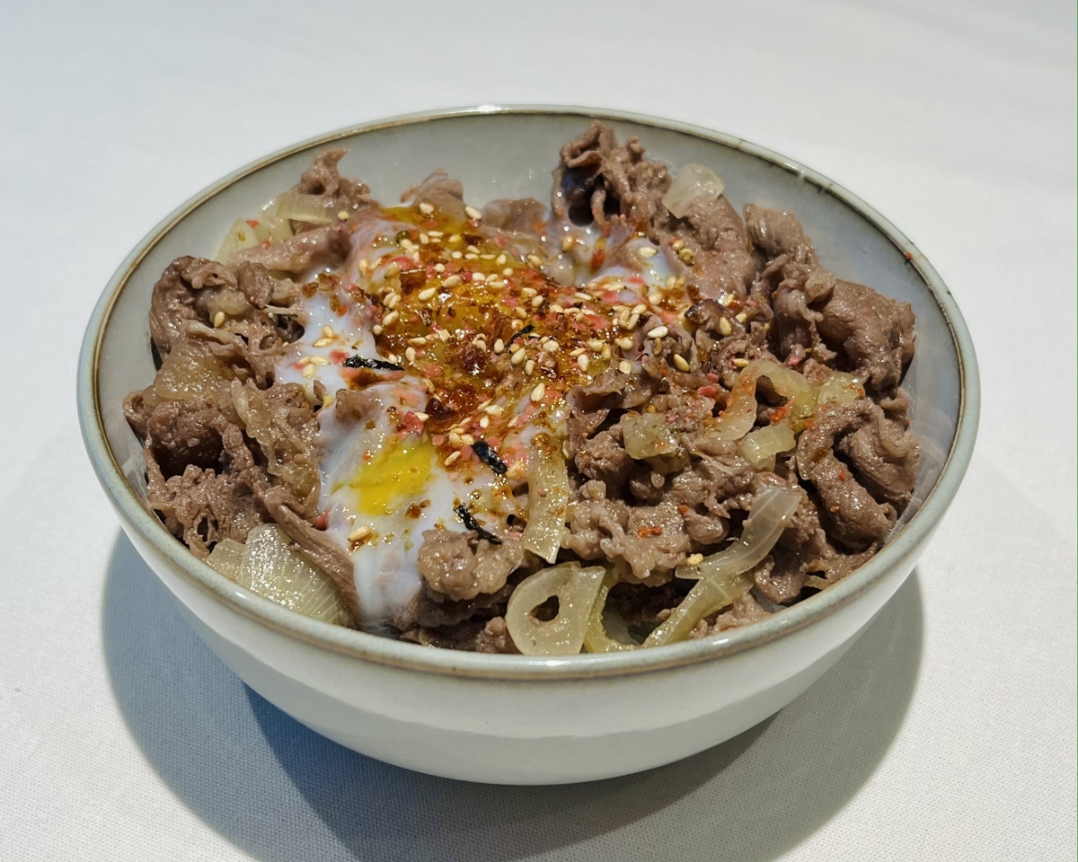 Gyu don made with Niigata Koshihikari rice.