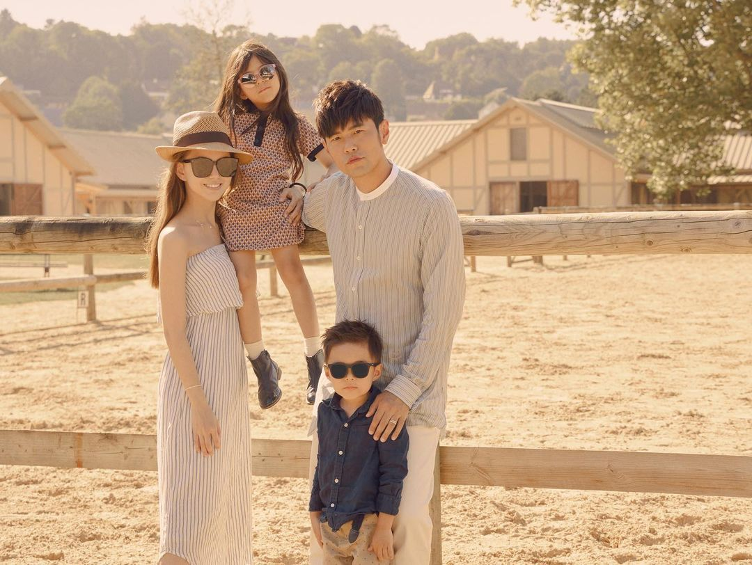 Jay Chou & Hannah Quinlivan with kids