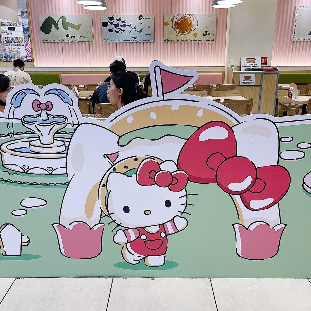 Mos Burger Singapore Hello Kitty decor