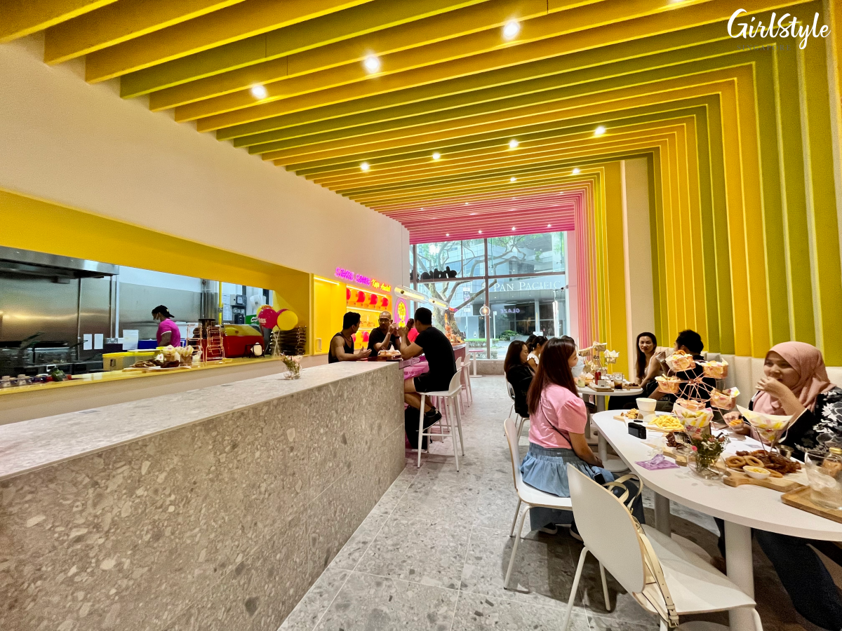 Shake Shake In A Tub Café at 111 Somerset interior