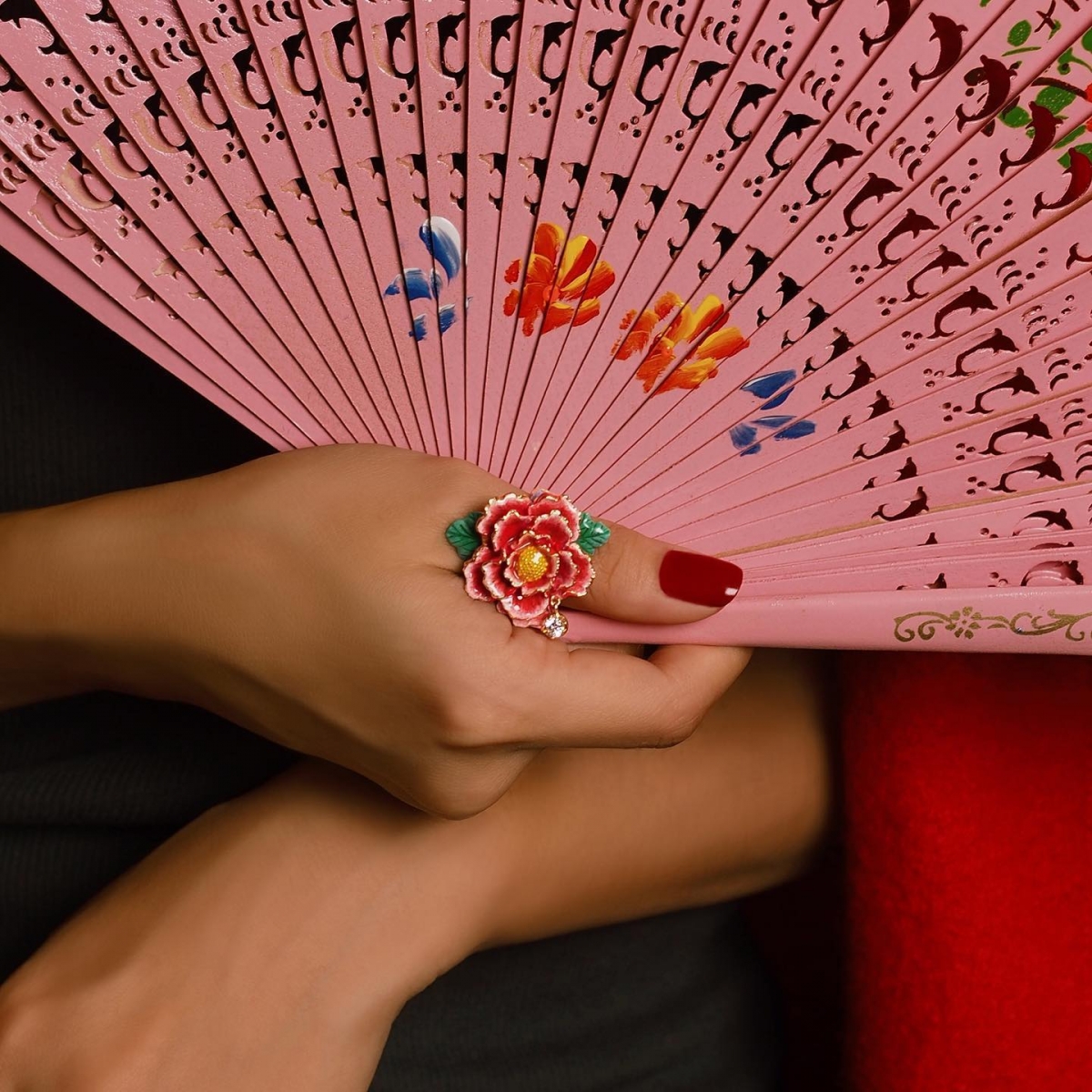 Rings that bloom from your hand