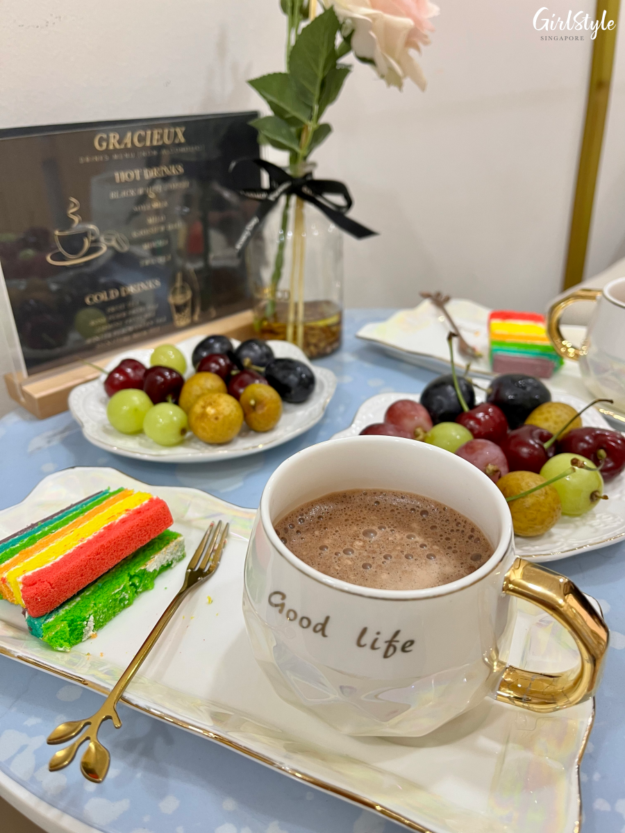 Complimentary drinks and snacks at T&C Beauty House
