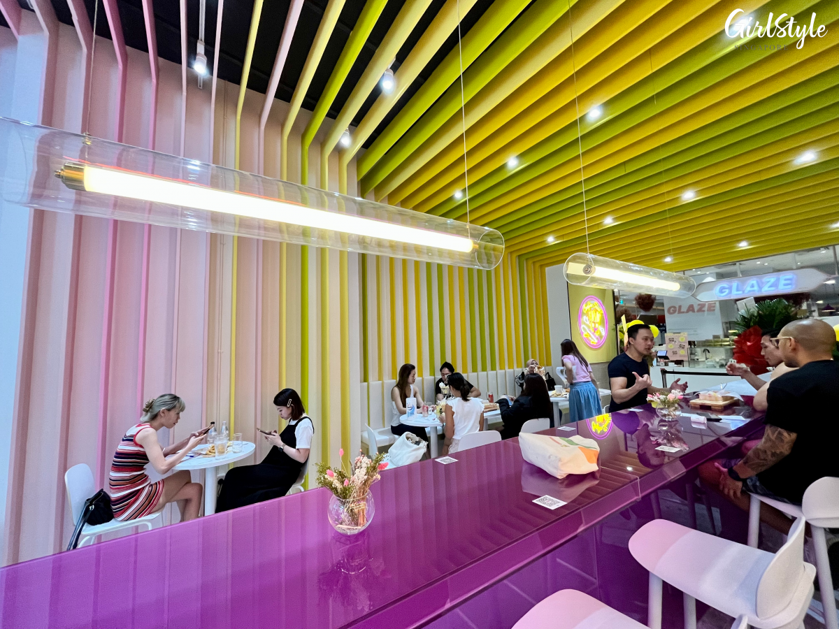 Shake Shake In A Tub Café at 111 Somerset interior
