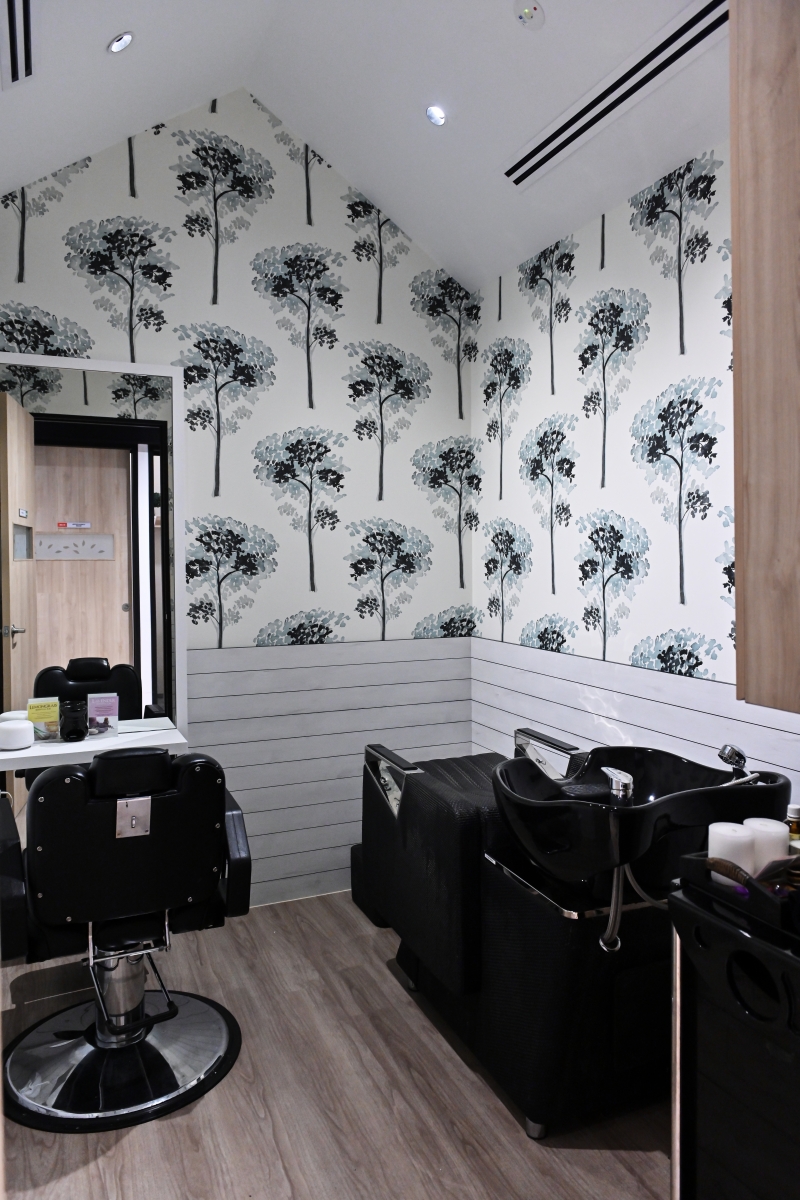 They have VIP rooms for anyone who prefers to do their treatment in privacy. You can request for it when making your booking! 