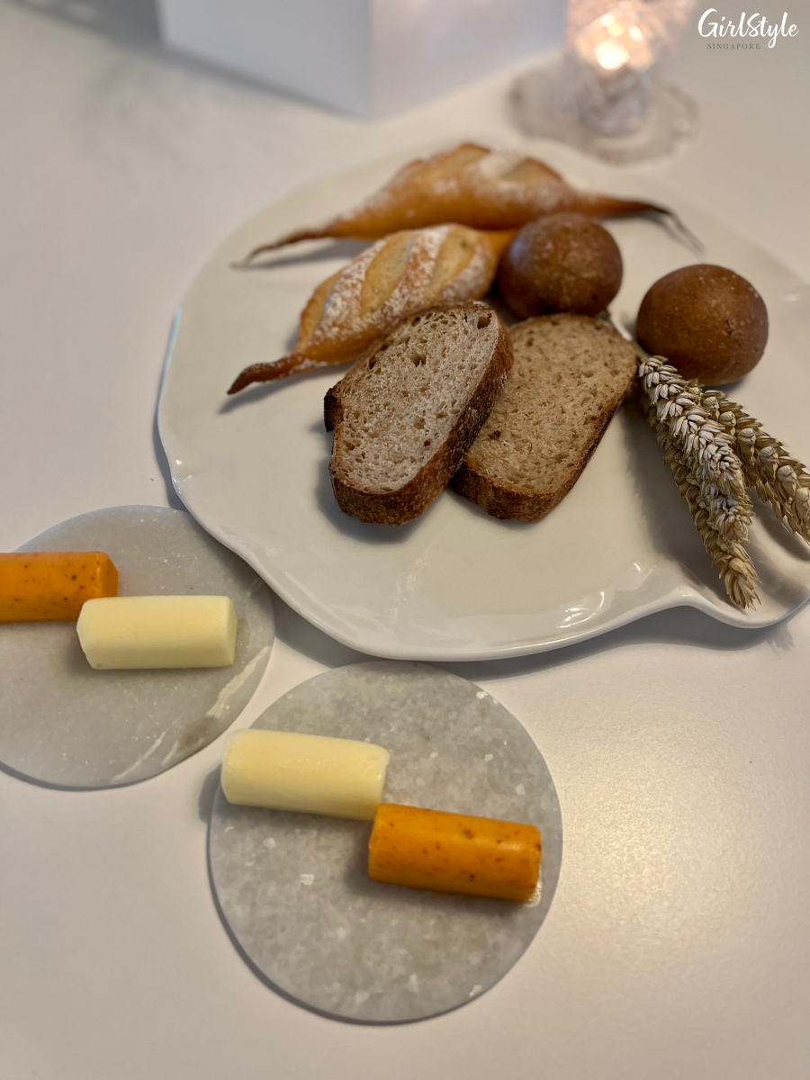 Assorted breads with butter - Ce Soir