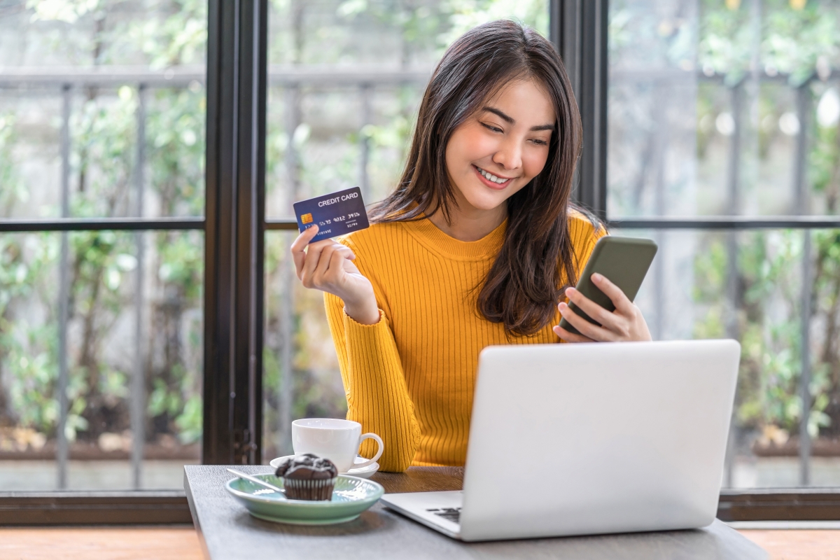 Shop with the right credit card