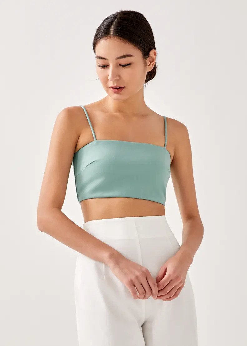 Jaelia Cropped Camisole Top