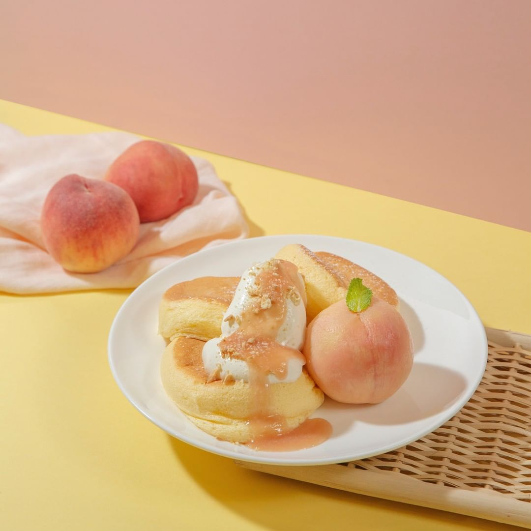 FLIPPER'S Singapore White Peach pancakes