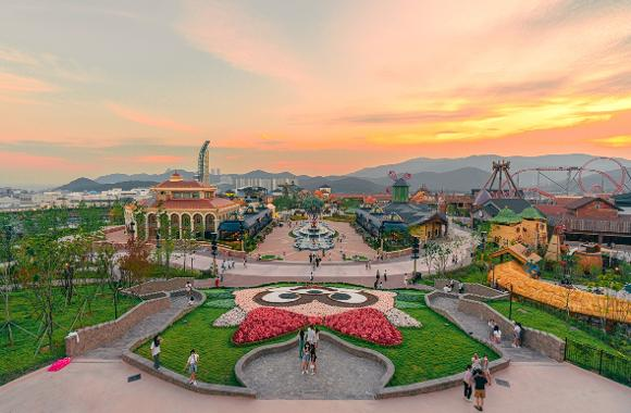 Lotte World Adventure Busan Magic Forest castle observatory