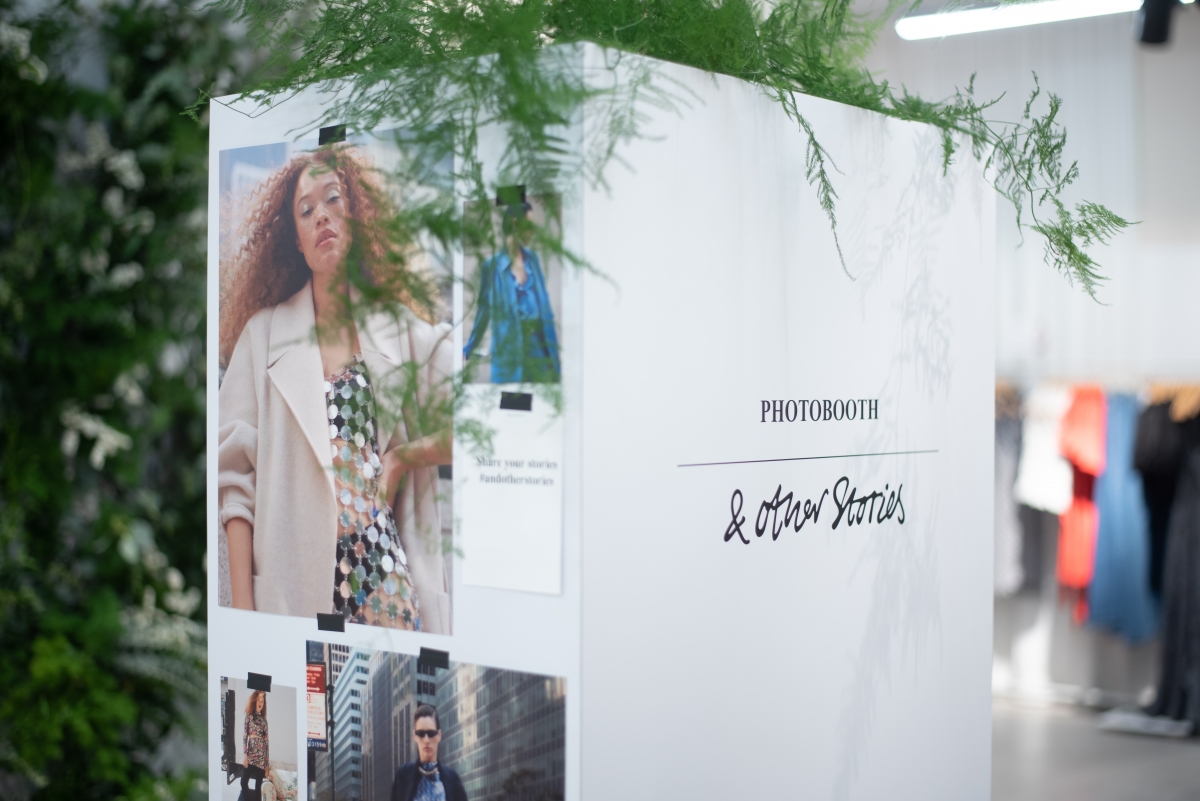 & Other Stories Photobooth