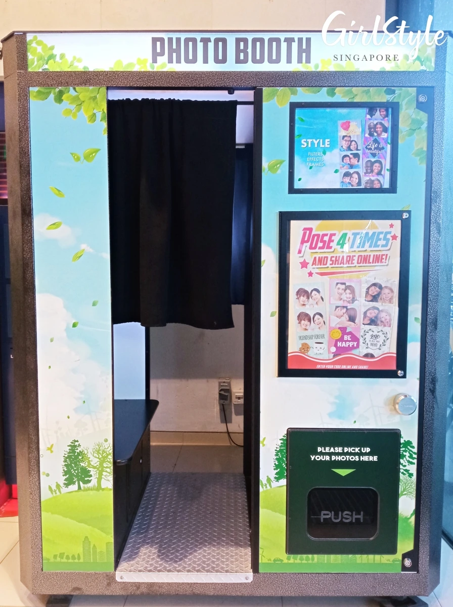 Jurong Westgate $2 photo booth strips