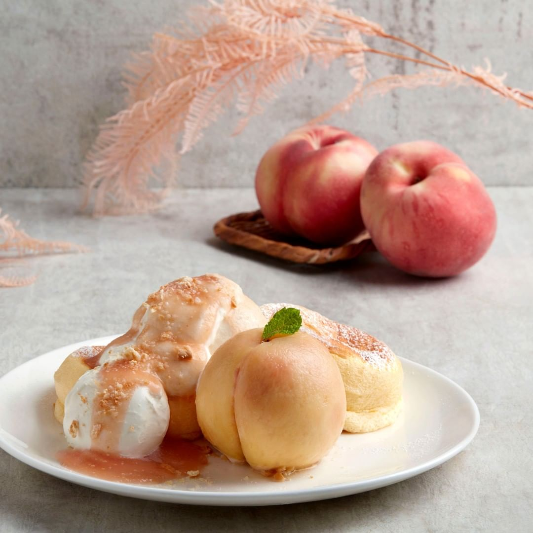 FLIPPER'S Singapore White Peach pancakes