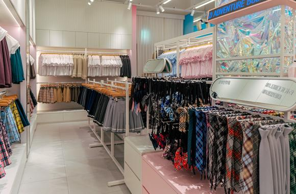 Lotte World Adventure Busan Magic Forest school uniform rental