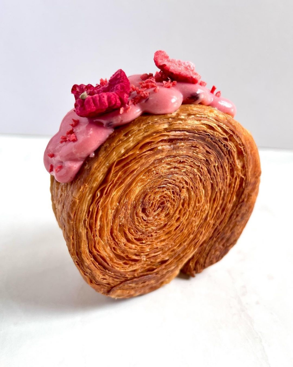 Swish Rolls Super Summer Berries Croon, Circular Croissants in Singapore