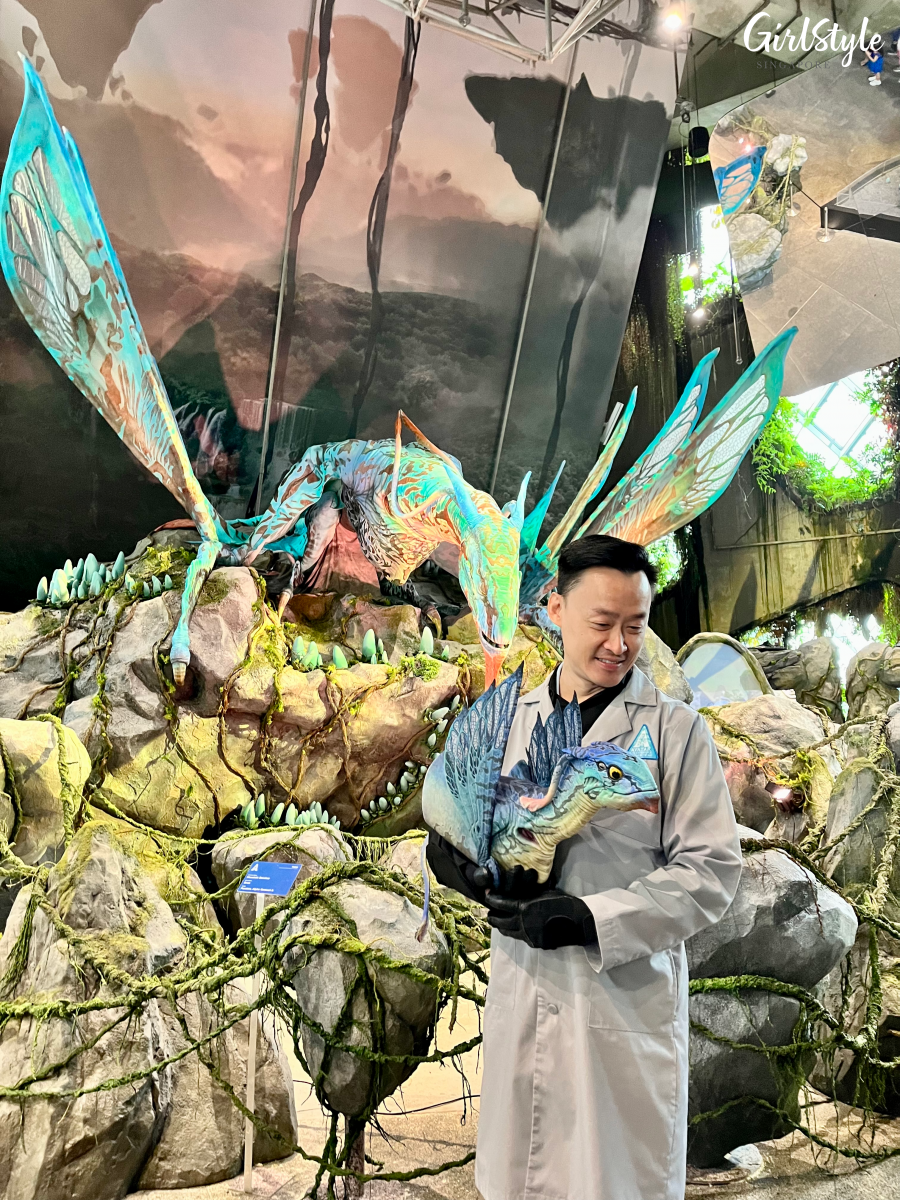 Mountain Banshee and baby animatronic - Avatar The Experience