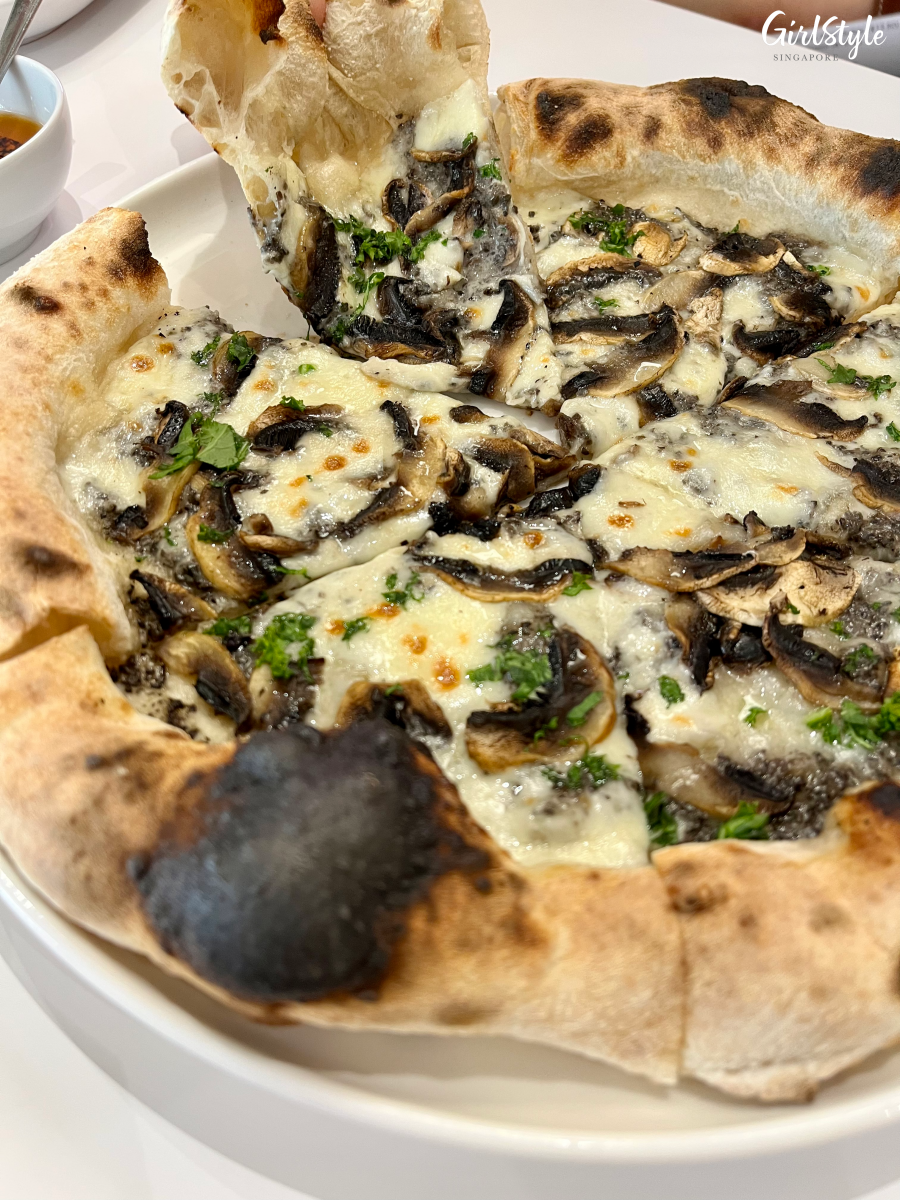 Mushrooms & Truffle Oil Pizza