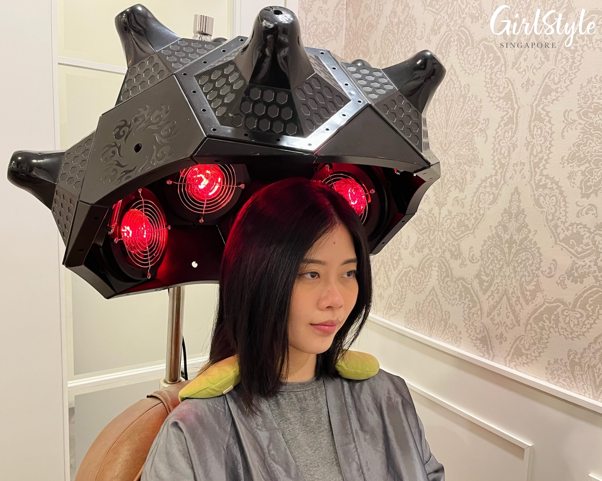 The Advanced Scalp Detox & Cleanse Treatment ends off with infrared light therapy to improve blood circulation and encourage healthy hair growth. 
